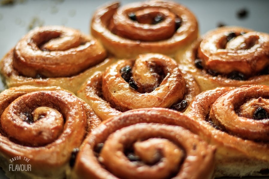 Cinnamon Buns with Raisins Savor the Flavour