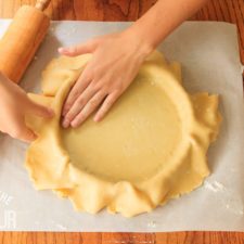 How to Line a Tart Pan: the easy way to perfectly line a loose-bottomed tart pan. | www.savortheflavour.com