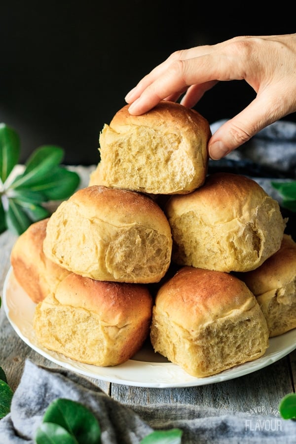 Easy Pumpkin Dinner Rolls for Thanksgiving | Savor the Flavour