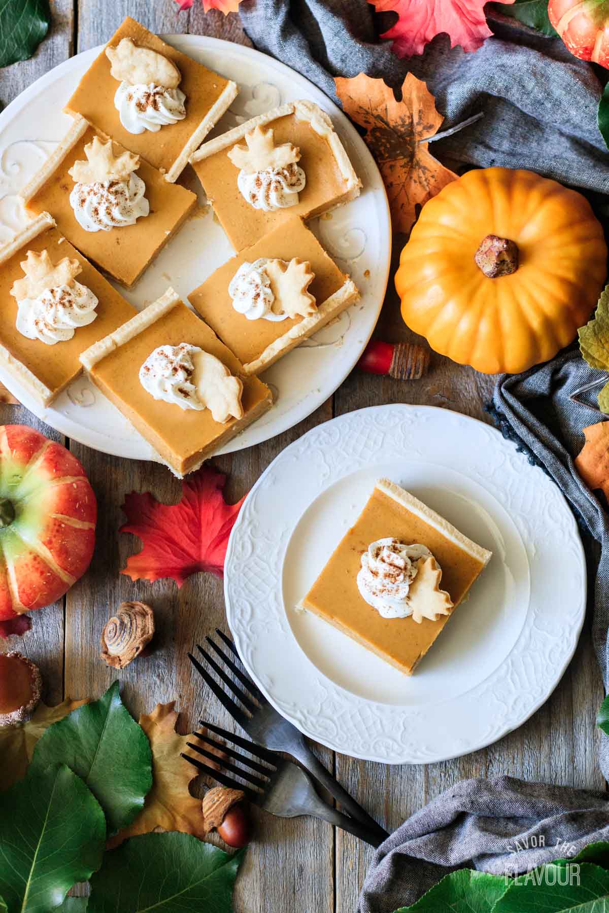 two plates of pumpkin pie bars