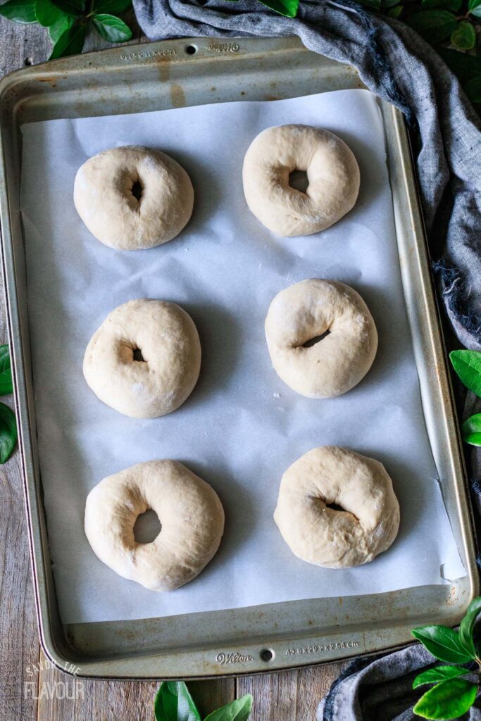 Panera Copycat Cinnamon Crunch Bagels Savor the Flavour