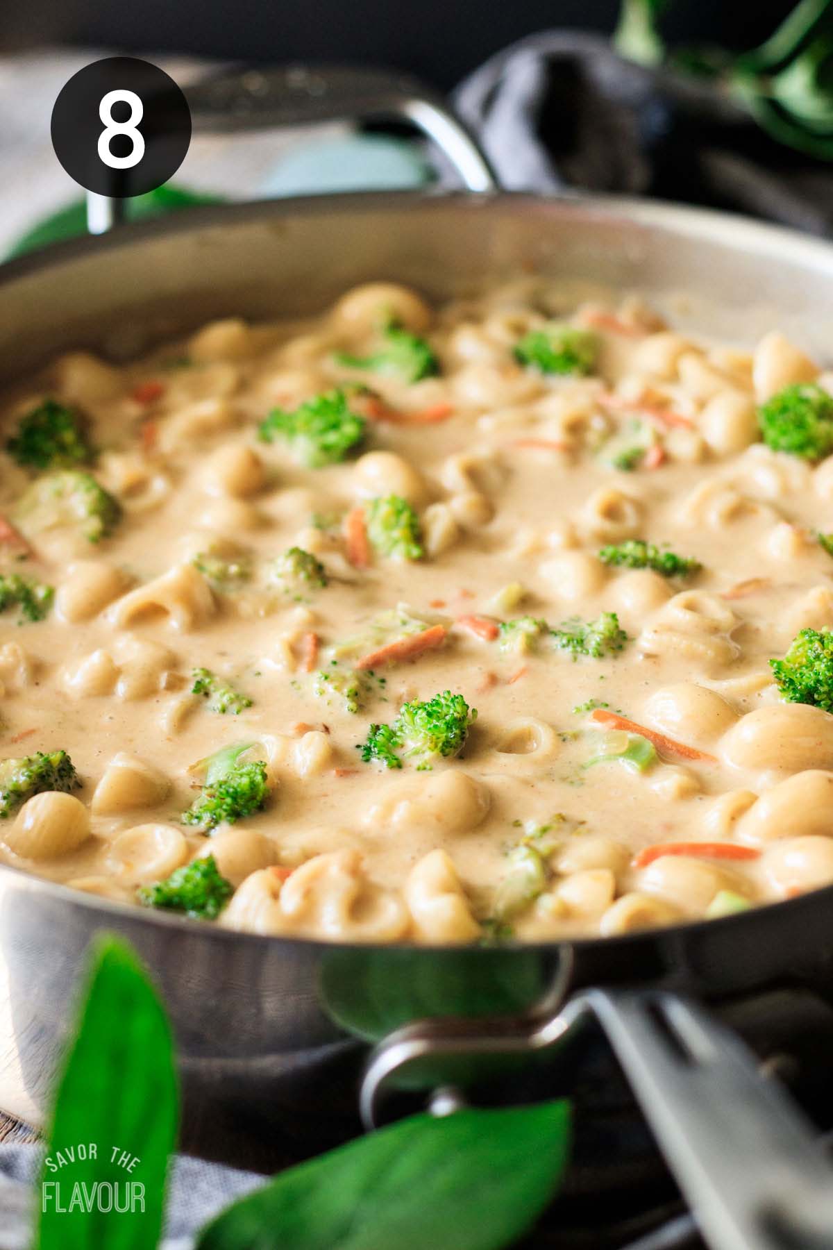 skillet of broccoli cheddar mac and cheese.